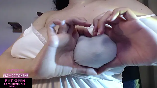 Velvetcrystall webcam