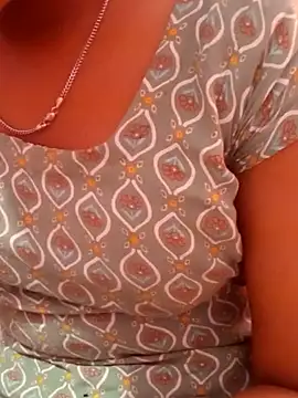 Webcam Model (pari_rani7)  is live.Free join now!