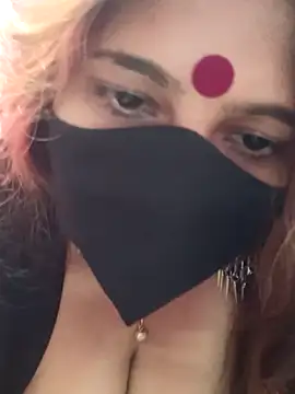 Webcam Model (BongQueen9)  is live.Free join now!