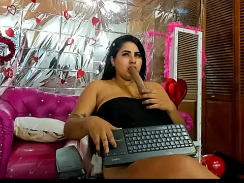 adriana_foxxxy webcam