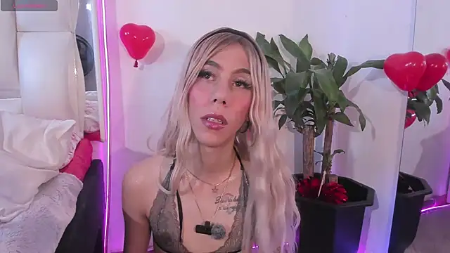 Darlyn_tenderhot__ webcam