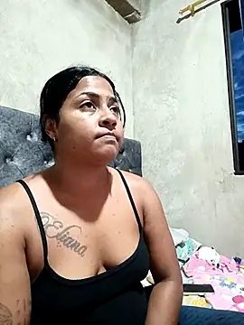 Giselabrunette25 webcam