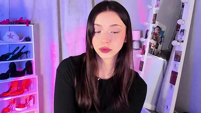 Sahara_Shields webcam