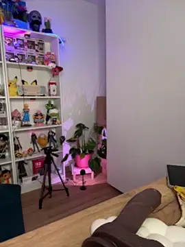 Webcam Model (Sweet_sully__)  is live.Free join now!