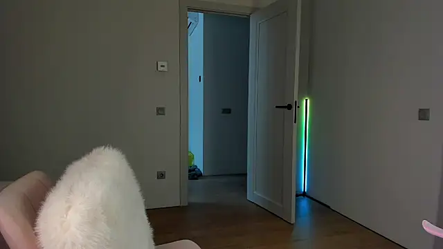 _cometoseeme_ webcam