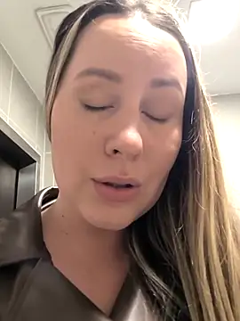 mona_plus - Mona_Plus's free webcam - UK Sex Cams