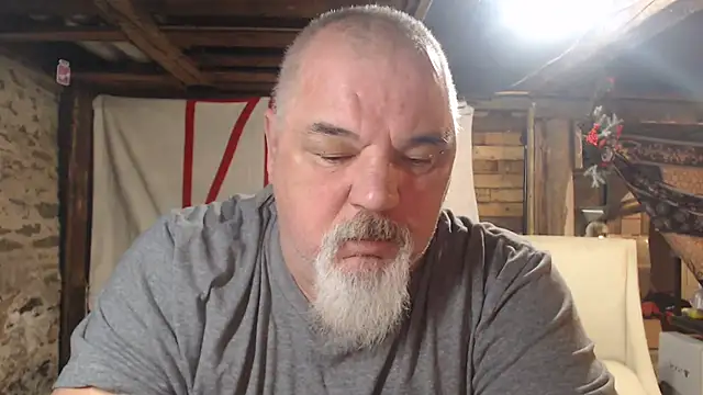 Newfiesausage1972 webcam