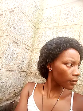 Webcam Model (Petite_li)  is live.Free join now!