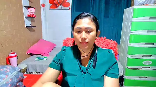 Ugly-Filipina webcam