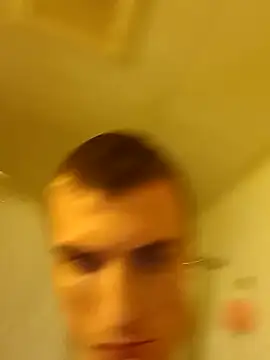 jizzyglizzy92 webcam