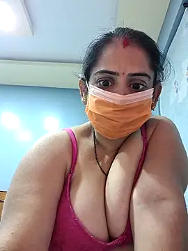 Webcam Model (diyam4002)  is live.Free join now!