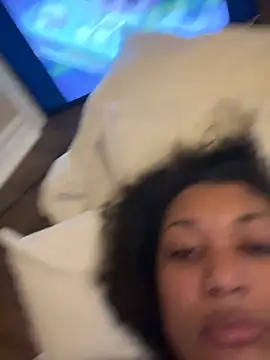 yourstruly_maileival webcam