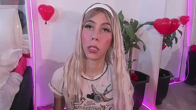 Darlyn_tenderhot__ webcam