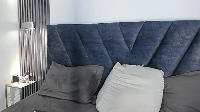 Karmilla_Rosse webcam