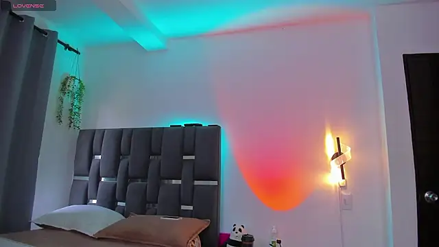 noah_corvelle webcam