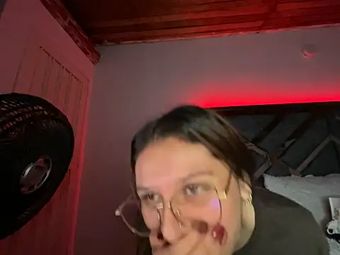 alison_parkerr26 webcam