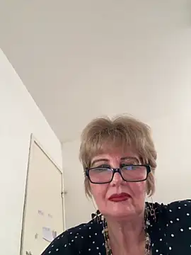 boloshkablonda - BoloshkaBlonda's free webcam