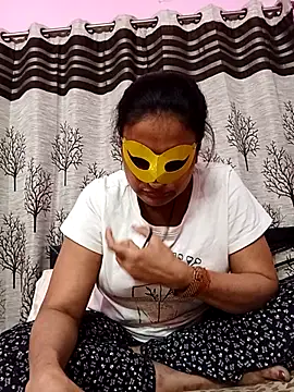 Webcam Model (Gullapi)  is live.Free join now!