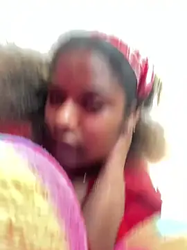 Webcam Model (BigFineSelena)  is live.Free join now!