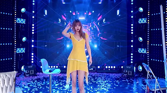 美女cdyyds003在线直播