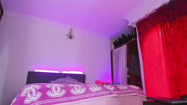 sexy-luna-star-ts webcam