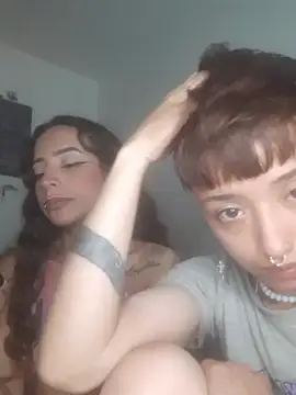 AlexxaAndRileyy webcam