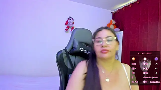 esmeralda_milf webcam