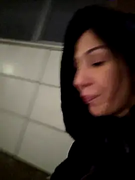 leticiawoods (F milf) - I fuck someone's ass with a dildo