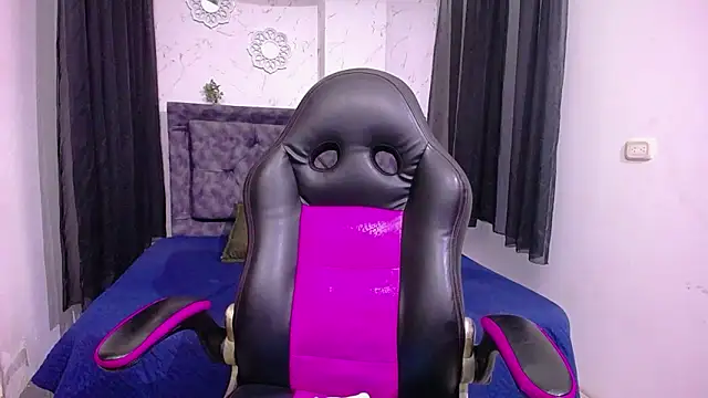 mia__thomson_ webcam