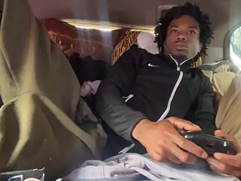 SlimeCrownzOut5 webcam