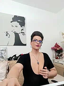 Webcam Model (RebeccaNoble)  is live.Free join now!