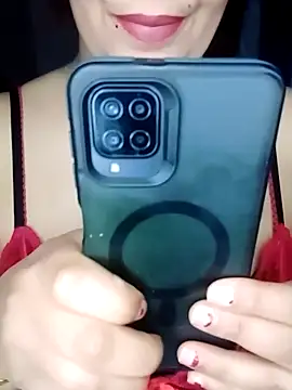 Naughty-Yousra webcam