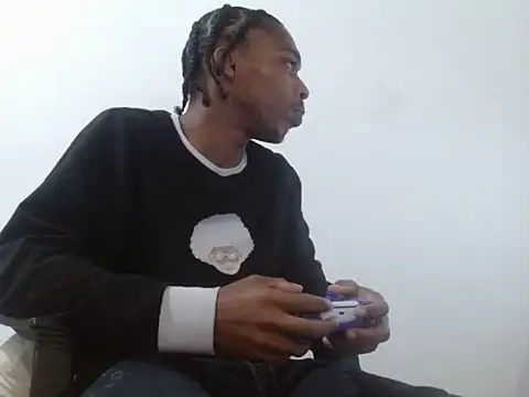 Larry-n-clouds webcam