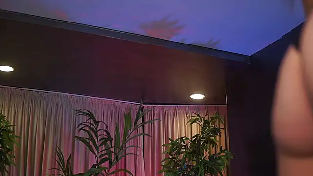 hotbustybabex - HotBustyBabeX's free webcam - UK Sex Cams