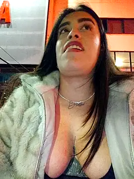 MissNyraSecret webcam