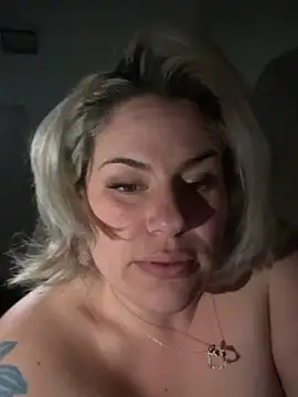 toomuchofafreak webcam