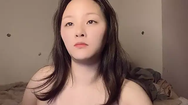 美女Mia-77在线直播