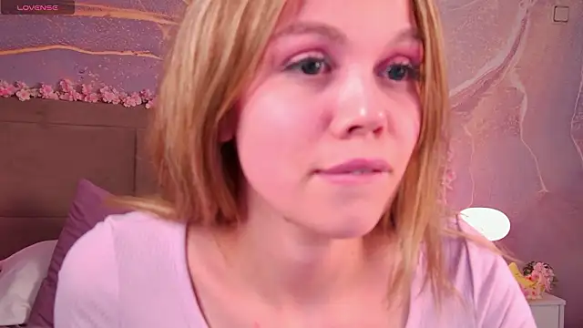 ScarletMarney webcam