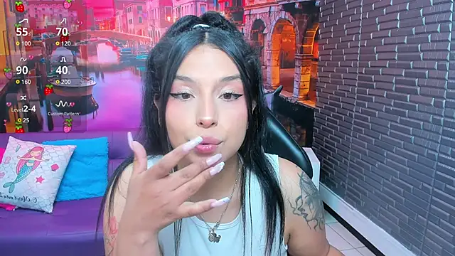 Small_naughty_ webcam