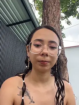 alicia-petite webcam