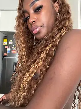 Webcam Model (NaiaGils) is live