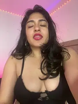 Webcam Model (EmilyNoir1)  is live.Free join now!