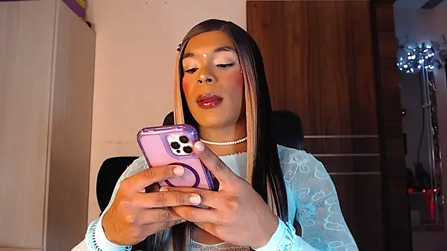 mistressbigcock777 webcam