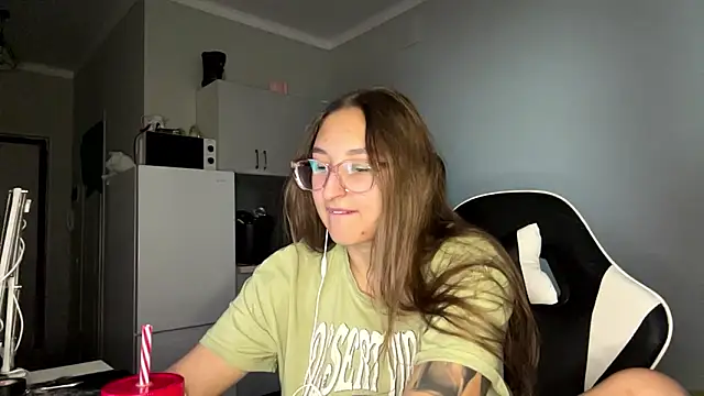 mlacutehere (F young) - close kiss cam