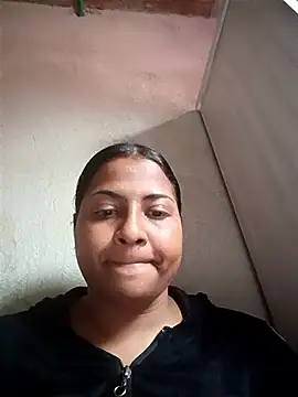 Giselabrunette25 webcam