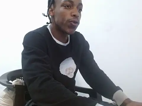 Larry-n-clouds webcam