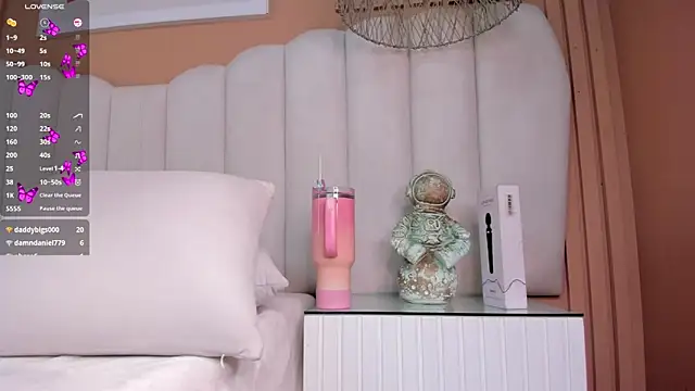 elodie_walker webcam