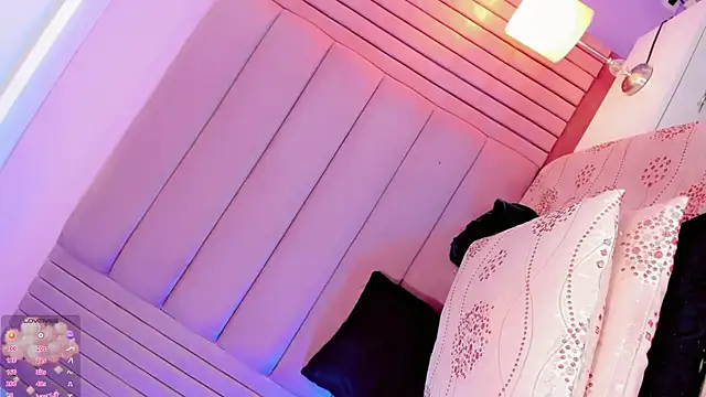 Camille_deluxe webcam