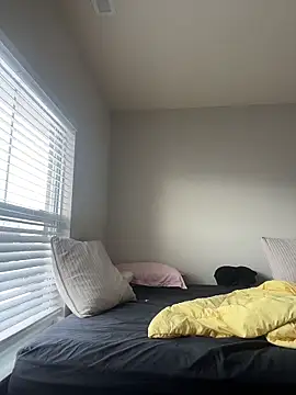 AllesandraLove webcam