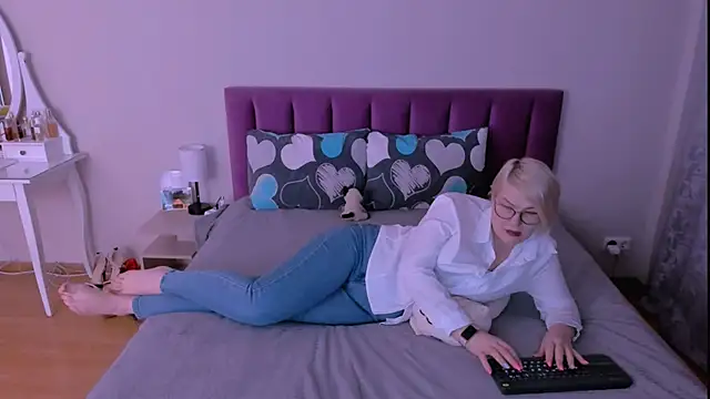 sabrinamacmarren webcam